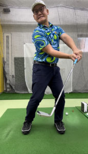 ゴルフ初心者、右にしか行かない理由と治し方。│池袋ゴルフアカデミー