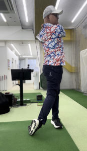 カッコよくフィニッシュは取れてますか？│池袋ゴルフアカデミー