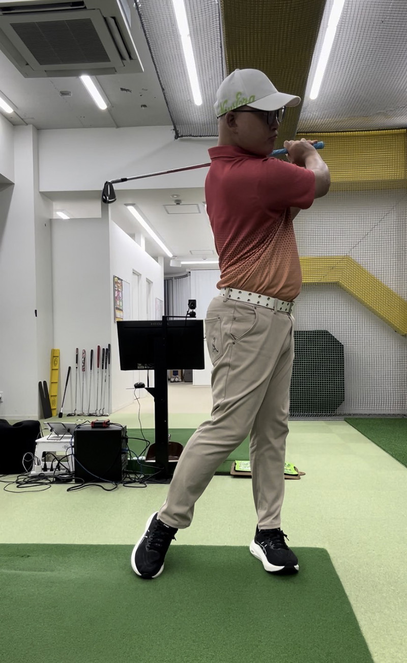 正しい体重移動をできてますか？│池袋ゴルフアカデミー