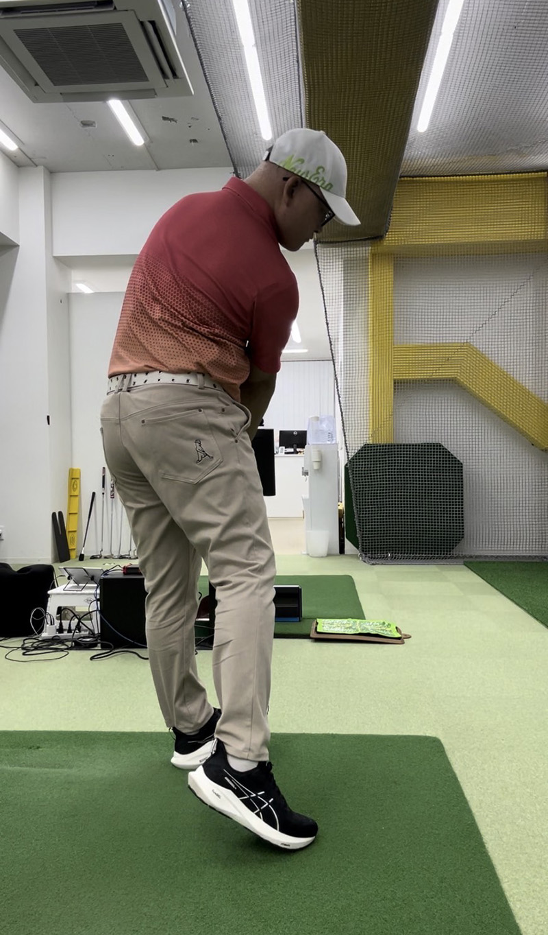 正しい体重移動をできてますか？│池袋ゴルフアカデミー