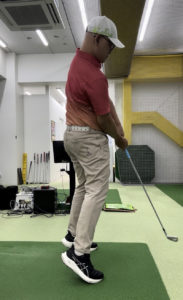 正しい体重移動をできてますか？│池袋ゴルフアカデミー