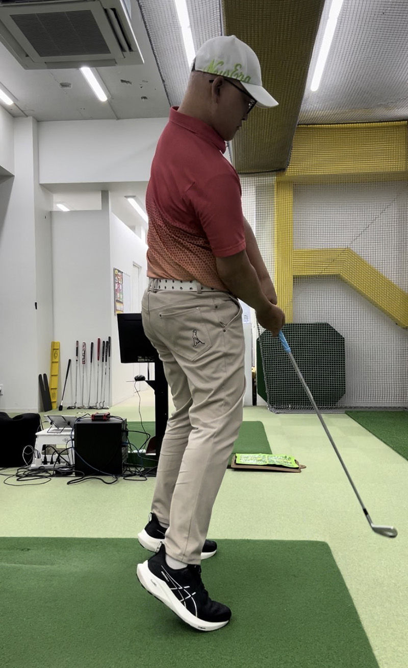 正しい体重移動をできてますか？│池袋ゴルフアカデミー