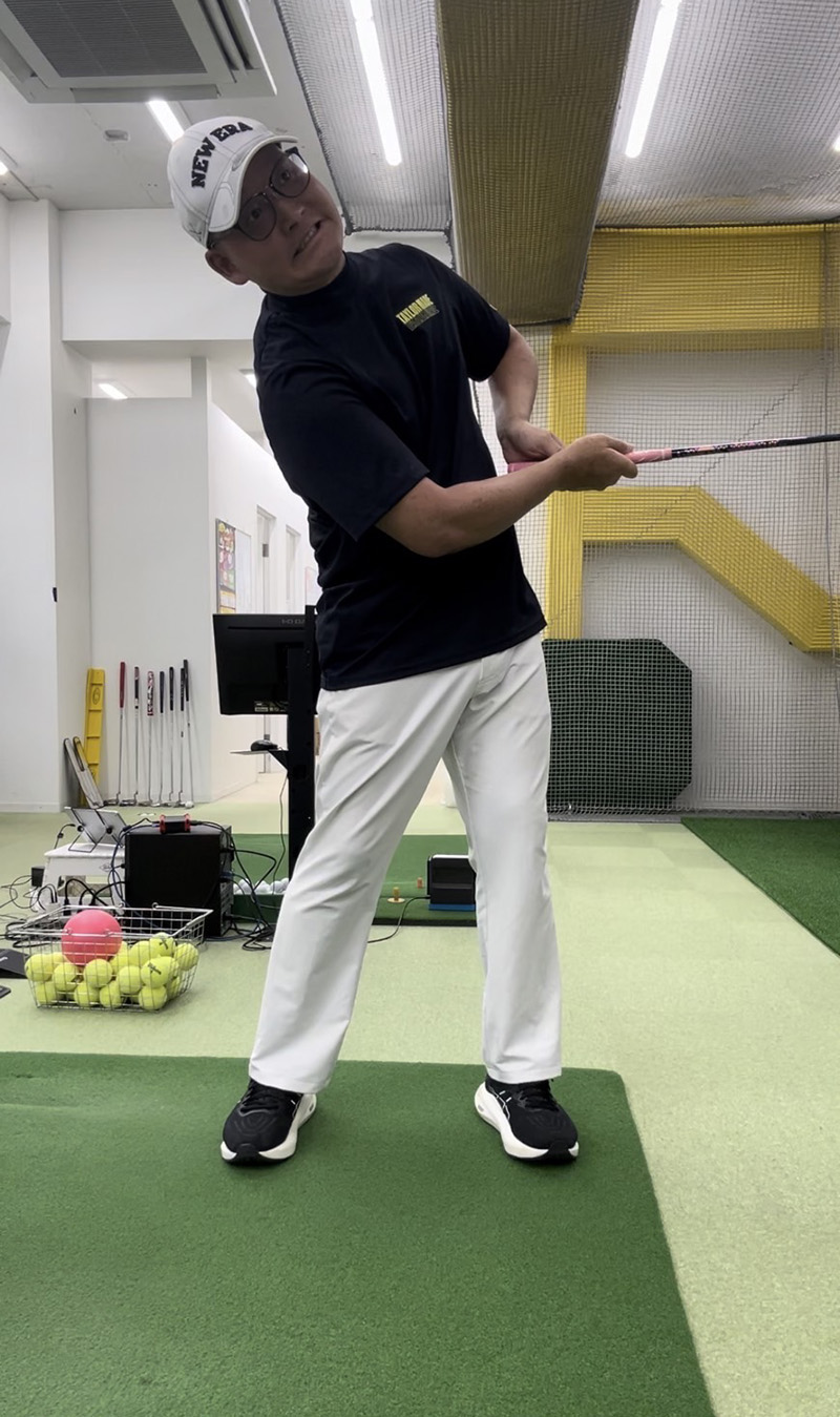 皆さんは打った後をカッコよく出来てますか？│池袋ゴルフアカデミー