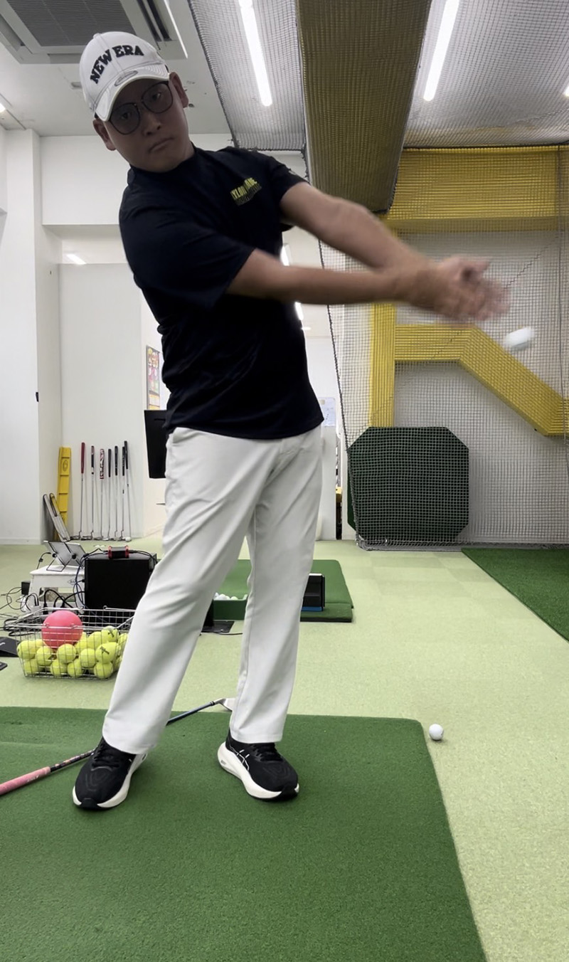 皆さんは打った後をカッコよく出来てますか？│池袋ゴルフアカデミー