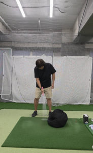 今流行りのインパクトバック│池袋ゴルフアカデミー
