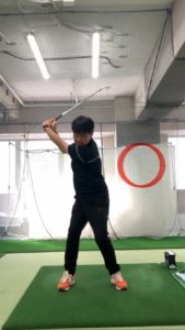 アウトサイドイン軌道を改善しよう。│池袋ゴルフアカデミー