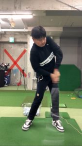 トップをコンパクトに│池袋ゴルフアカデミー