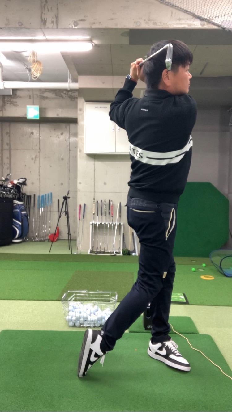 トップをコンパクトに│池袋ゴルフアカデミー