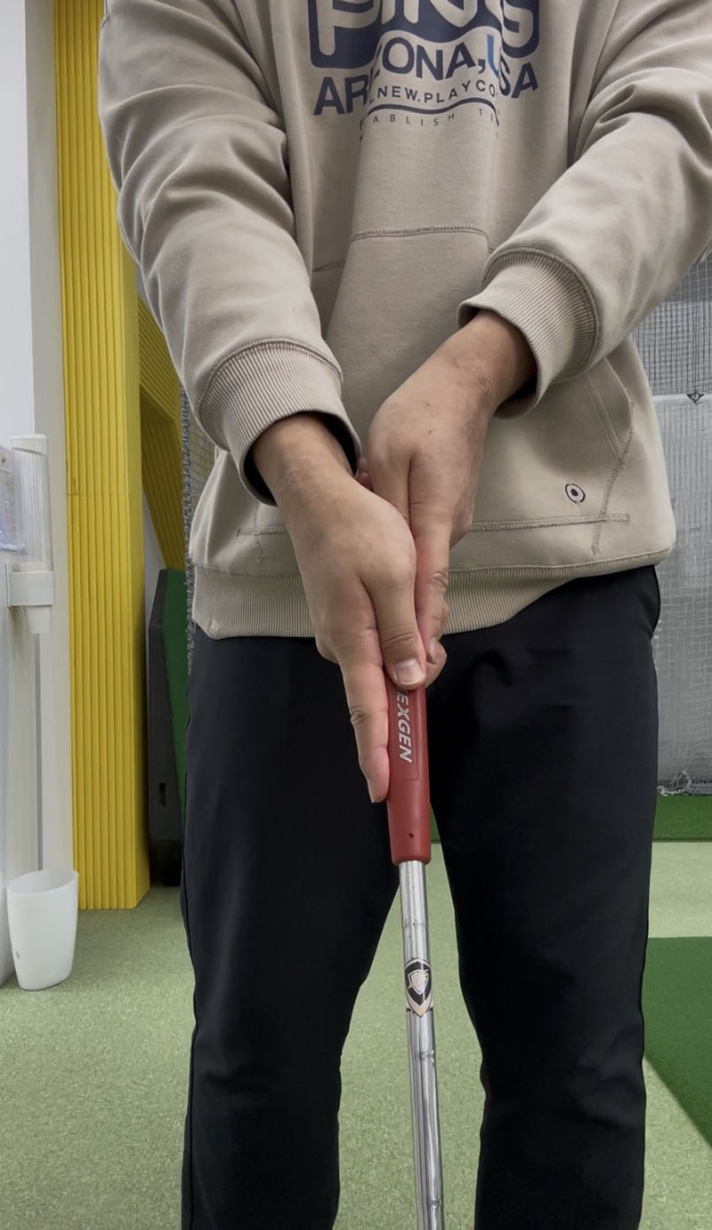 パターの持ち方について│池袋ゴルフアカデミー