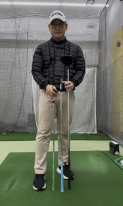 おすすめするストレッチをレクチャー│池袋ゴルフアカデミー