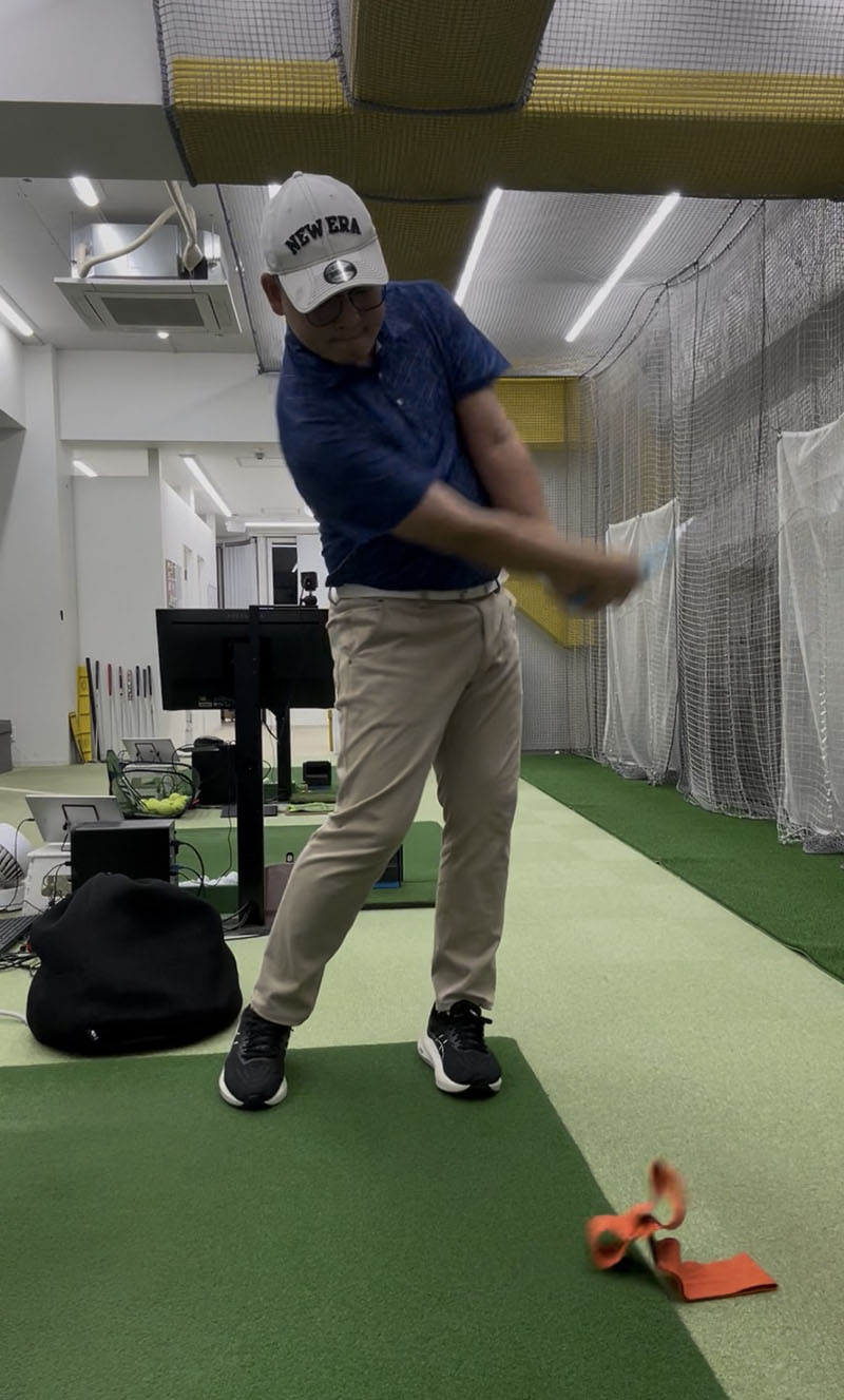 トップの直し方をレクチャー│池袋ゴルフアカデミー