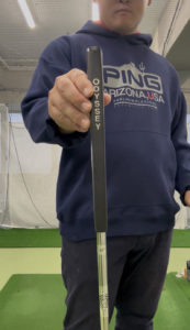 パターのグリップ。太い方が良いか細い方が良いか。│池袋ゴルフアカデミー