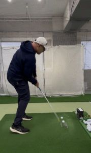 当てに行ってる方は、この方向にクラブを振ってる│池袋ゴルフアカデミー