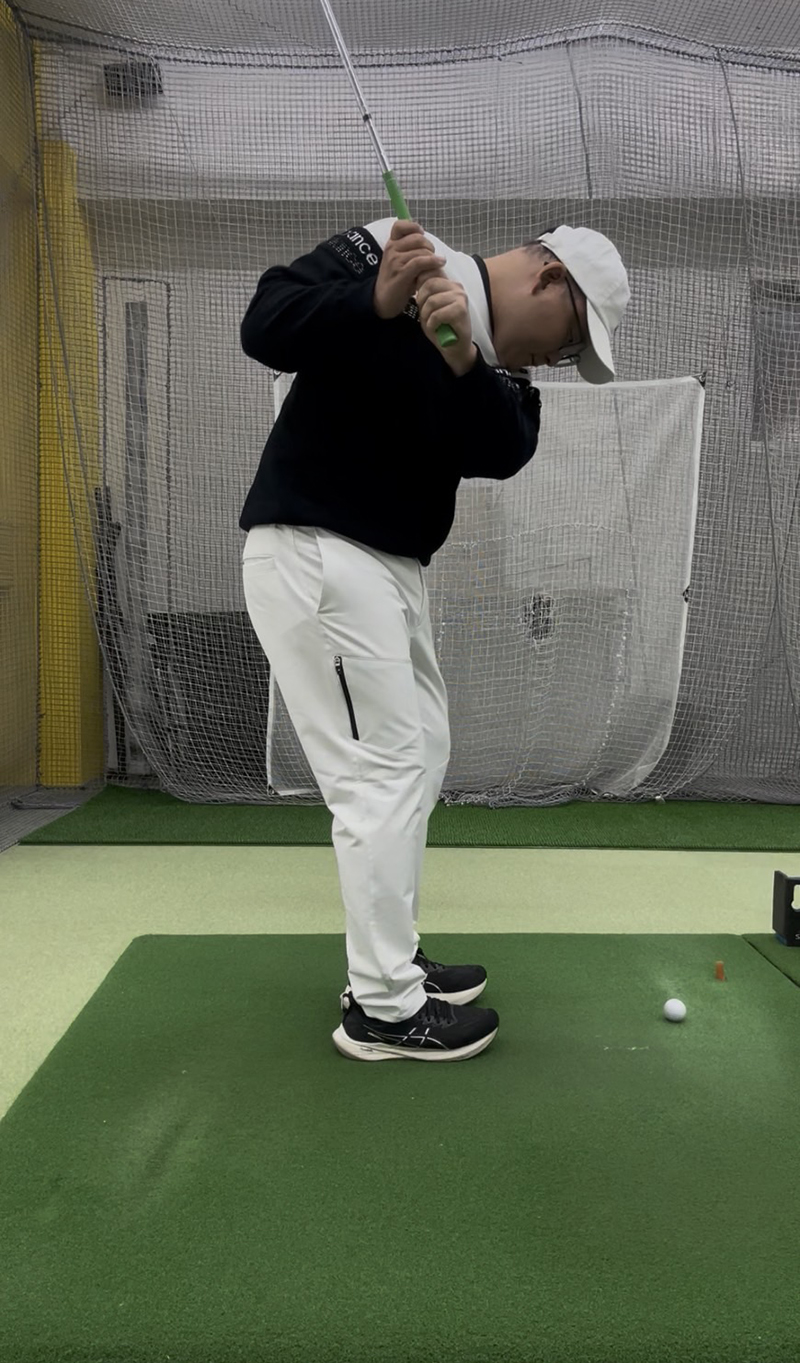 体縮こまってませんか？│池袋ゴルフアカデミー