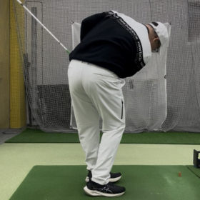 体縮こまってませんか？│池袋ゴルフアカデミー