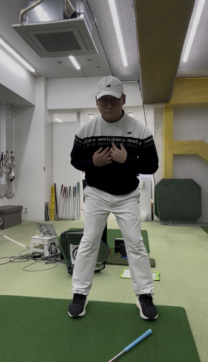 正しく軸を揺らさず捻転できてますか？│池袋ゴルフアカデミー