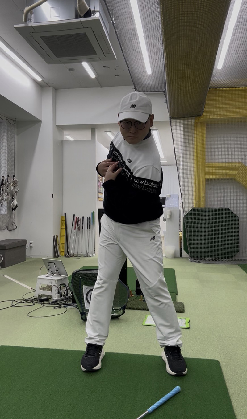 正しく軸を揺らさず捻転できてますか？│池袋ゴルフアカデミー