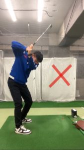 トップを安定させるための練習│池袋ゴルフアカデミー