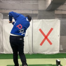トップを安定させるための練習│池袋ゴルフアカデミー