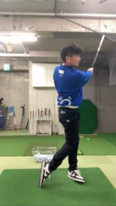 トップを安定させるための練習│池袋ゴルフアカデミー