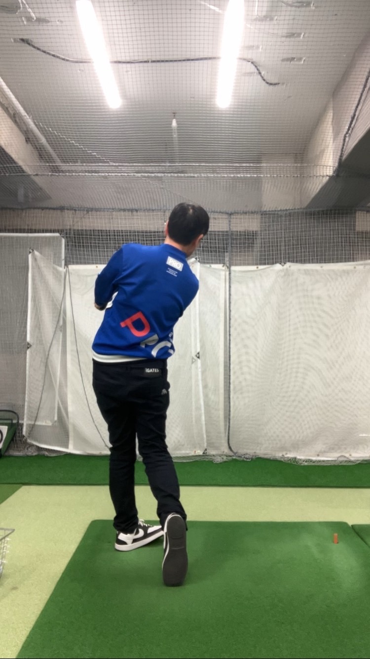 アイアンで低い打ち出し練習│池袋ゴルフアカデミー