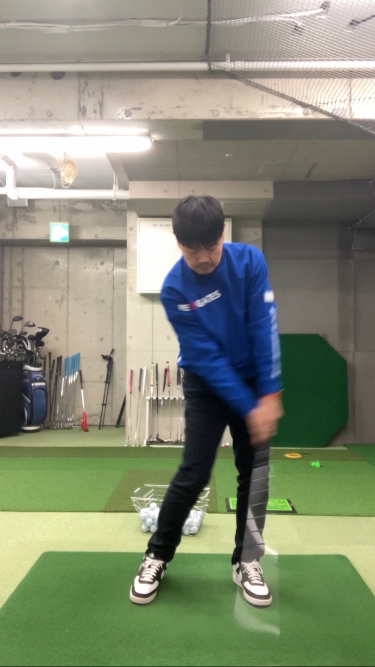 アイアンで低い打ち出し練習│池袋ゴルフアカデミー