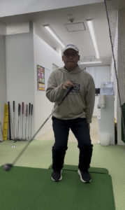 今回は地面反力の体感方法をレッスン│池袋ゴルフアカデミー