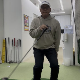 今回は地面反力の体感方法をレッスン│池袋ゴルフアカデミー