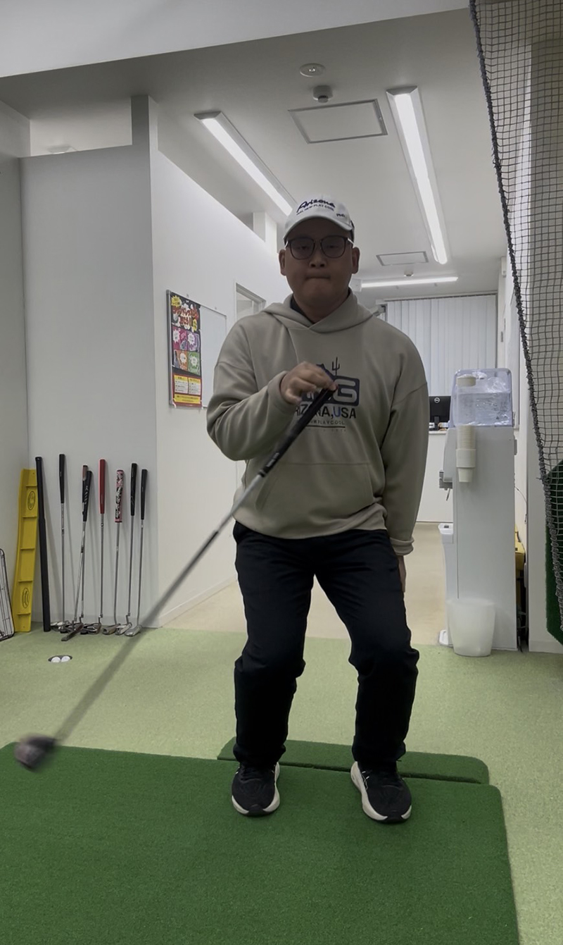 今回は地面反力の体感方法をレッスン│池袋ゴルフアカデミー