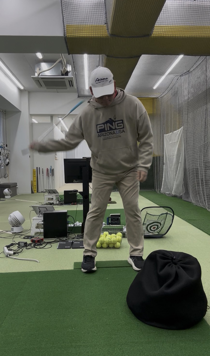 さあ〜トップオブスイングまでは完璧だぞ〜│池袋ゴルフアカデミー