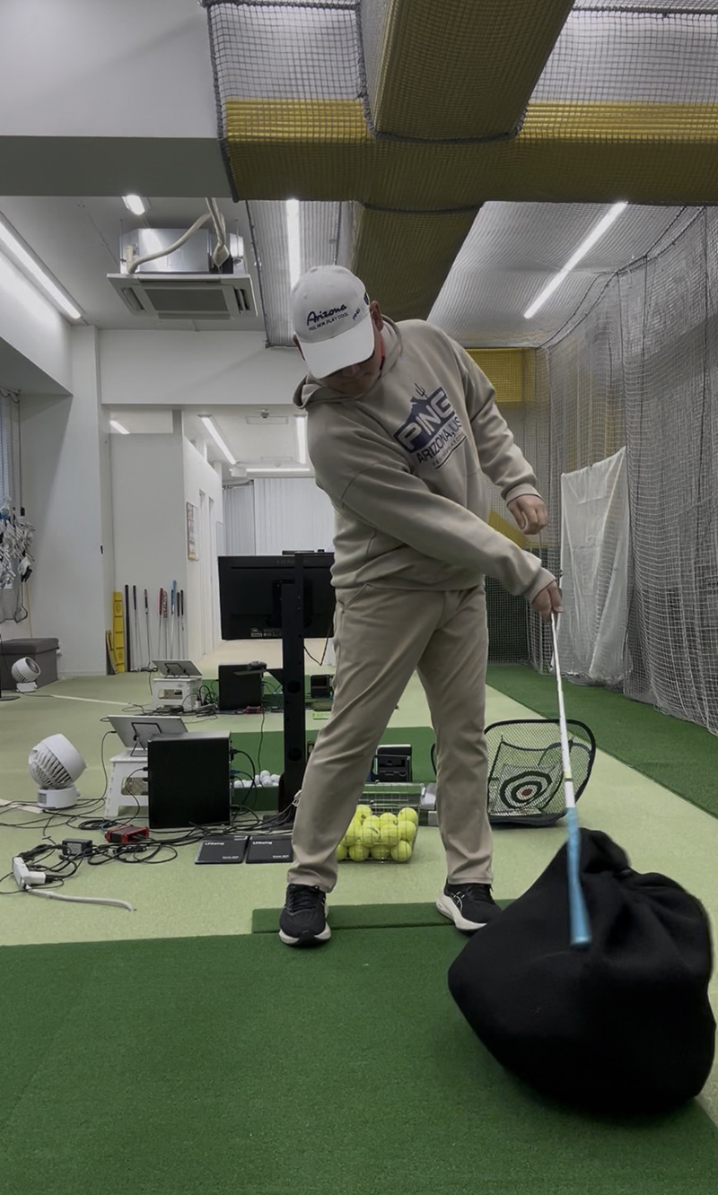 さあ〜トップオブスイングまでは完璧だぞ〜│池袋ゴルフアカデミー