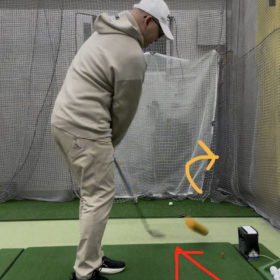 この筒、まっすぐ飛ばせますか？│池袋ゴルフアカデミー