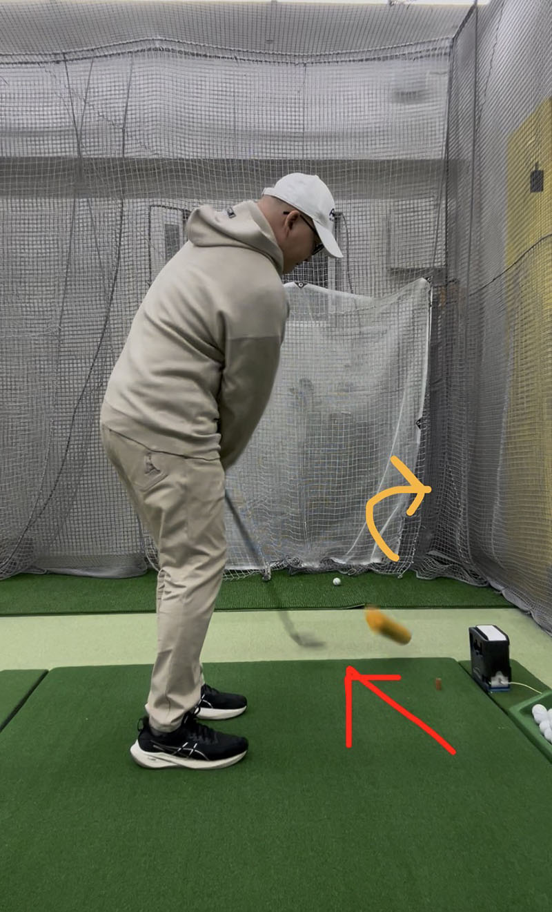 この筒、まっすぐ飛ばせますか？│池袋ゴルフアカデミー