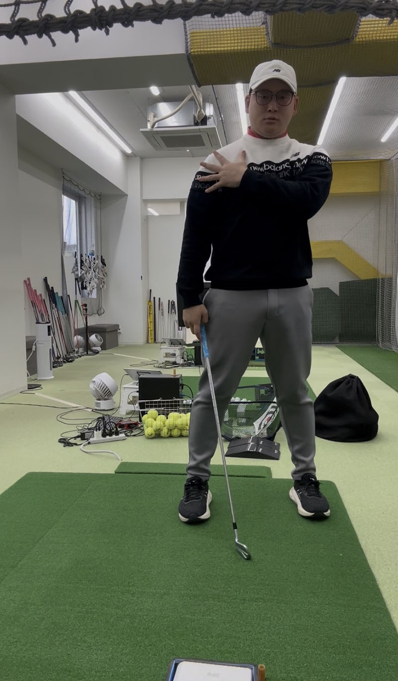 肩周りのストレッチ！│池袋ゴルフアカデミー