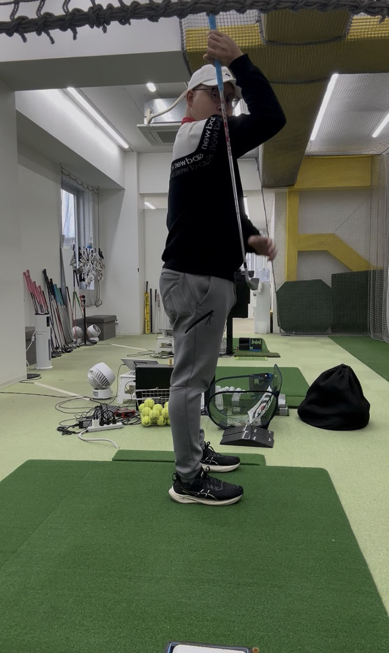 肩周りのストレッチ！│池袋ゴルフアカデミー