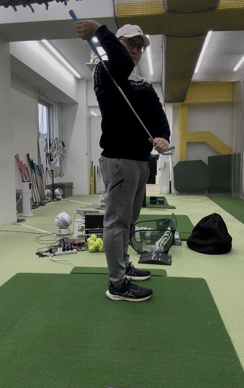 肩周りのストレッチ！│池袋ゴルフアカデミー