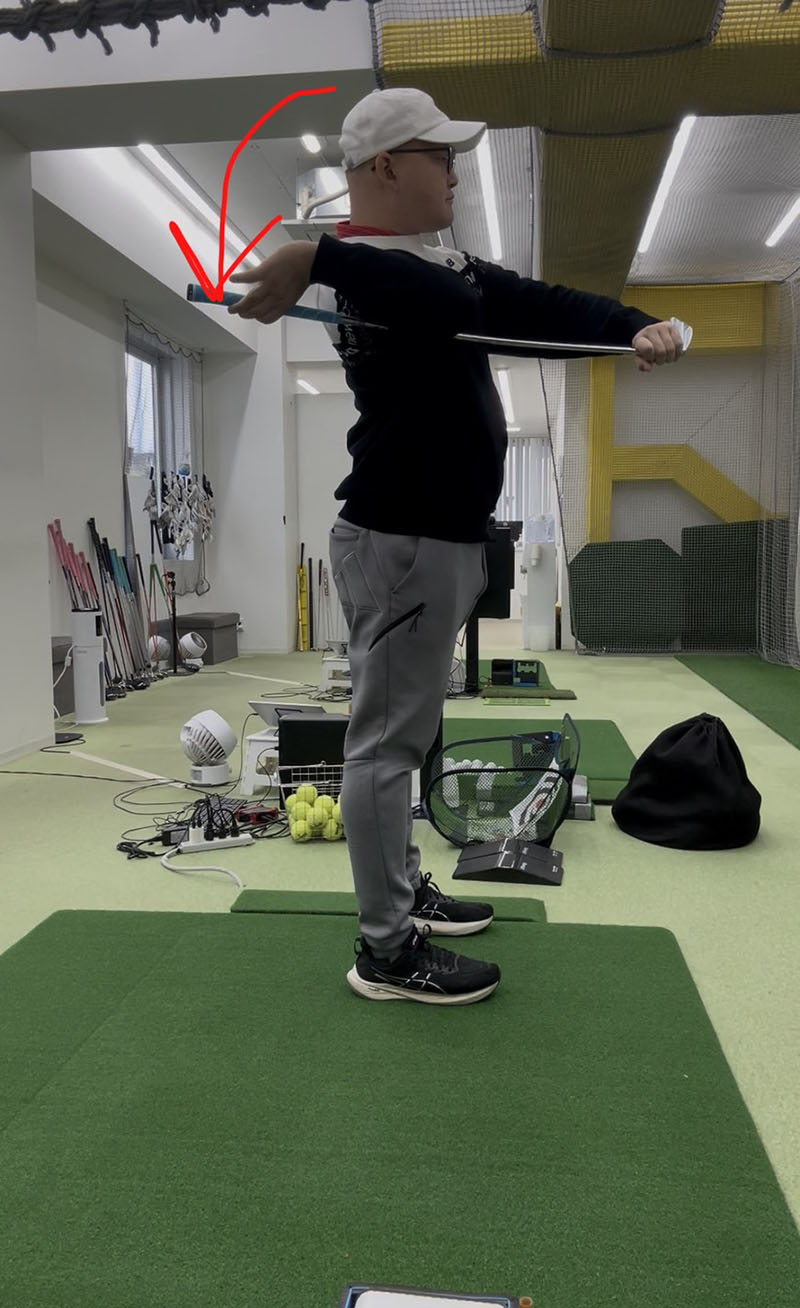 肩周りのストレッチ！│池袋ゴルフアカデミー