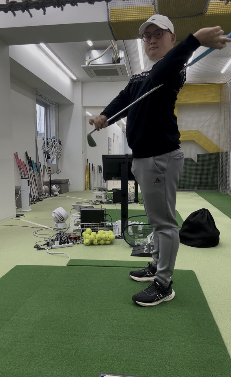 肩周りのストレッチ！│池袋ゴルフアカデミー